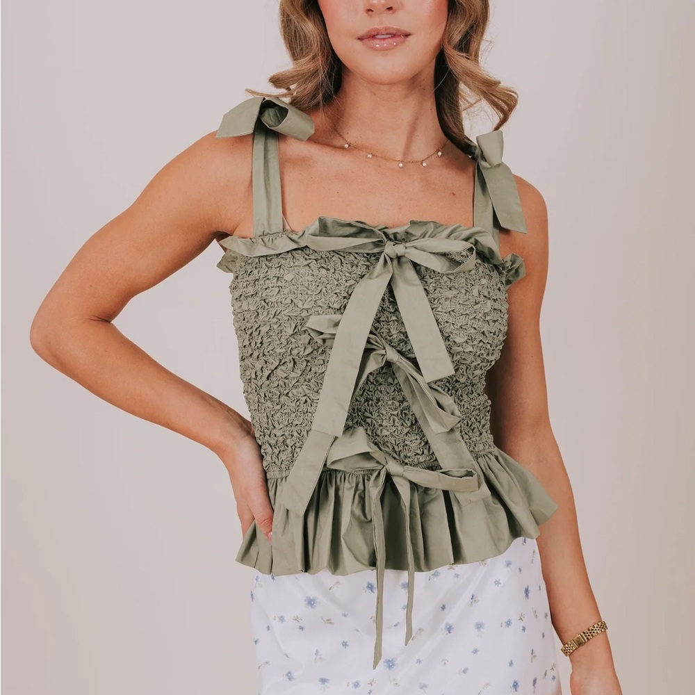 Green Ruffle Tie-Front Top Size M